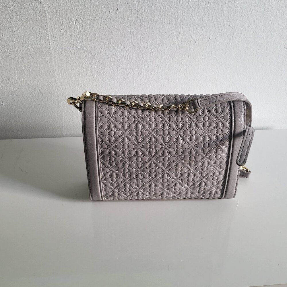 Tory Burch Women Bryant Quilted Crossbody Mercury Grey bag. - Picture 6 of 11